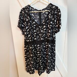 SHEIN Black Floral Lace-Waist Short Sleeve Romper